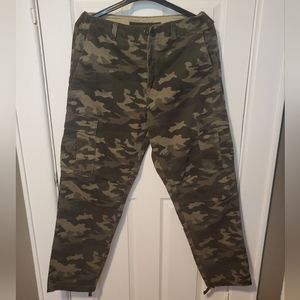 Banana Republic camouflage cargo pants. Size 36 and never worn.
